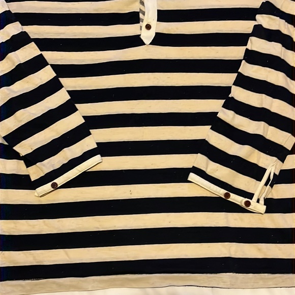 L/S tee crew neck Henley with adjustable sleeves Size small - Picture 2 of 4